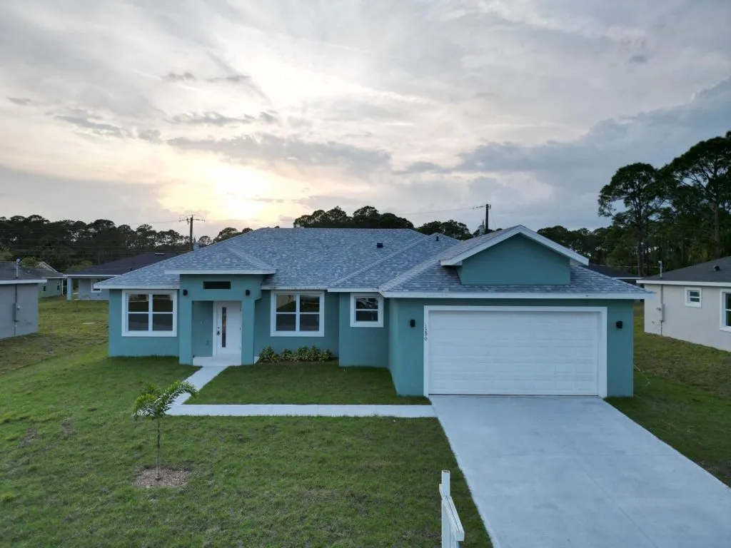 1290 Hastings Rd